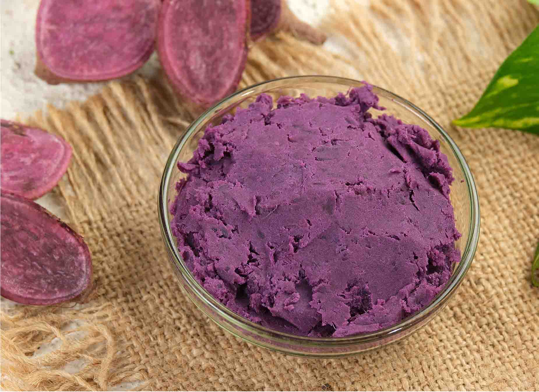 Ube Latte: alles über das trendige violette Getrank, seine Vorteile und einfache Rezepte